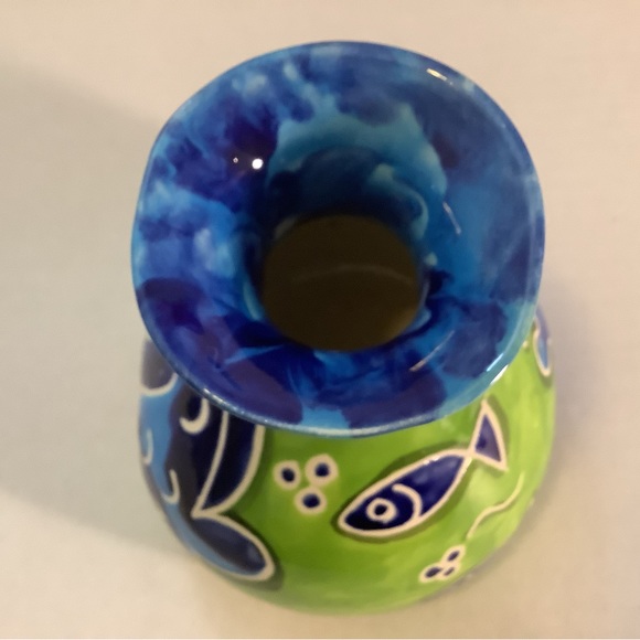 Vintage Jamaica Hand Painted Vase Etched Fish Glossy Blue Green and White 5 1/4” - Picture 2 of 16
